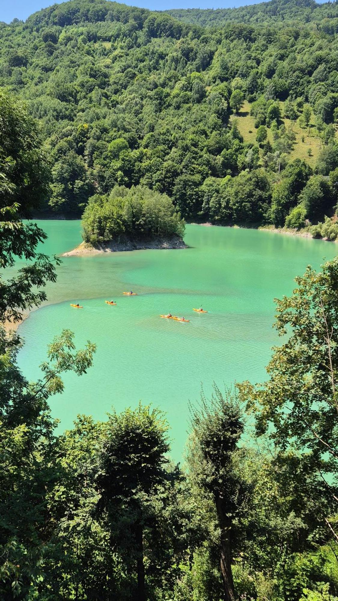 Utopia Lake View Teşila المظهر الخارجي الصورة